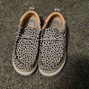 Hey Dudes!! Size 9 so comfortable!!